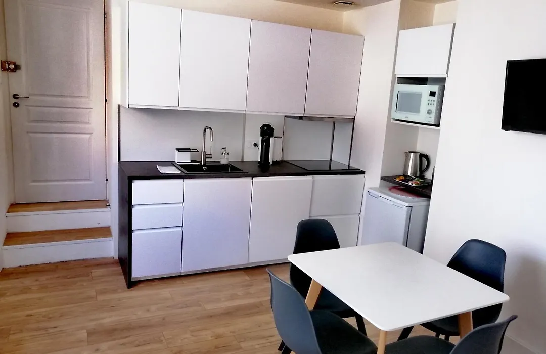 La Maison Grivolas Appartements et Maison d'hôtes-1